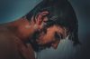 homme sous la douche