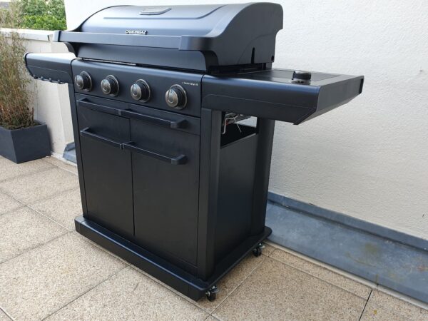Barbecue gaz Onyx 4 S de coté