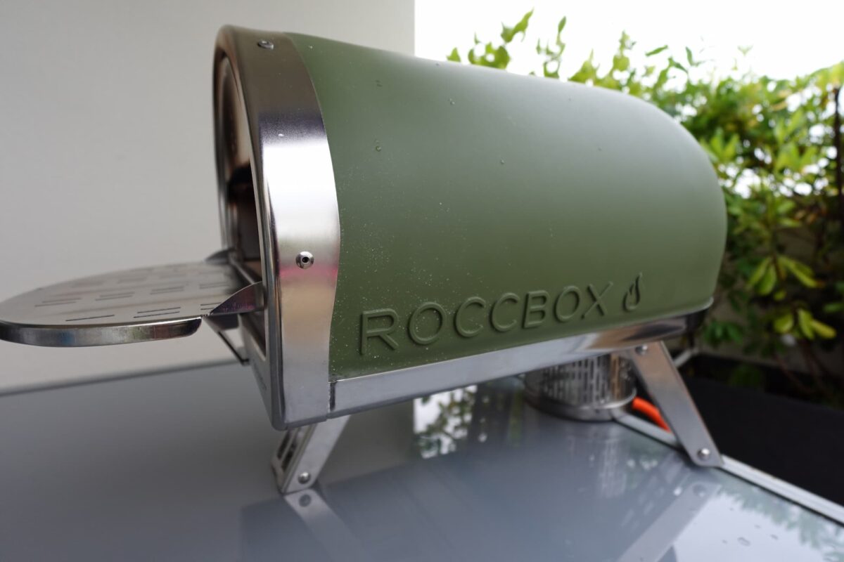 four à pizza roccbox vu de côté