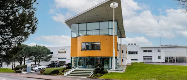 siege sociale kriss laure